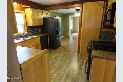 2 West Kittler Ave, Adams, MA 01220 - Photo 6