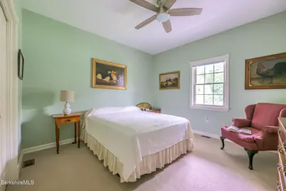 208 Karen Dr, Pittsfield, MA 01201 - Photo 26