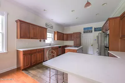 208 Karen Dr, Pittsfield, MA 01201 - Photo 14