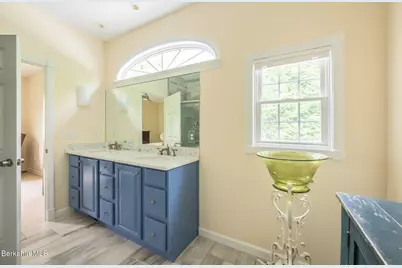 208 Karen Dr, Pittsfield, MA 01201 - Photo 22