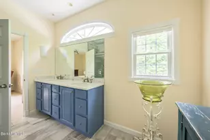 208 Karen Dr, Pittsfield, MA 01201 - Photo 22
