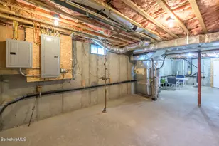 208 Karen Dr, Pittsfield, MA 01201 - Photo 42