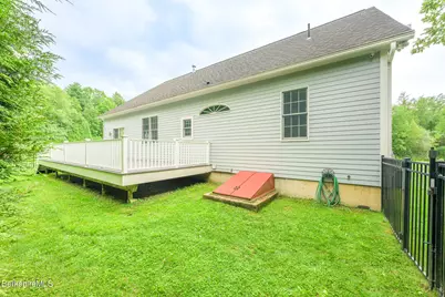 208 Karen Dr, Pittsfield, MA 01201 - Photo 34