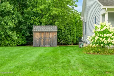 208 Karen Dr, Pittsfield, MA 01201 - Photo 40