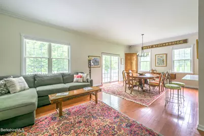 208 Karen Dr, Pittsfield, MA 01201 - Photo 10