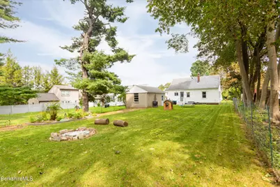 62 Easton Ave, Pittsfield, MA 01201 - Photo 4