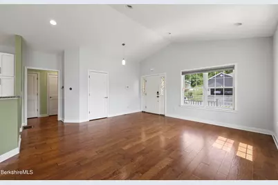 23 Aspen Way, Pittsfield, MA 01201 - Photo 8