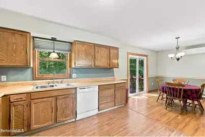78 Oakhurst Ave, Pittsfield, MA 01201 - Photo 12
