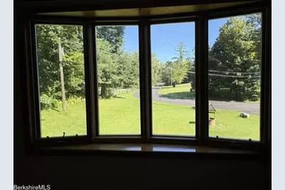 78 Oakhurst Ave, Pittsfield, MA 01201 - Photo 4
