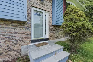 78 Oakhurst Ave, Pittsfield, MA 01201 - Photo 6