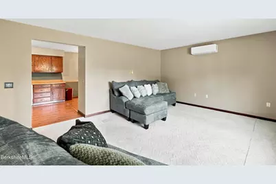78 Oakhurst Ave, Pittsfield, MA 01201 - Photo 8