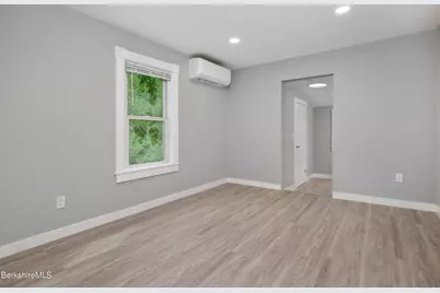181/183 North St, Williamstown, MA 01267 - Photo 34