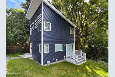 181/183 North St, Williamstown, MA 01267 - Photo 22