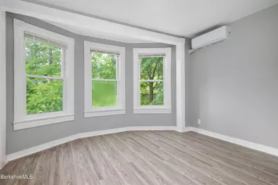181/183 North St, Williamstown, MA 01267 - Photo 32