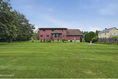 149 Longview Ter, Pittsfield, MA 01201 - Photo 8
