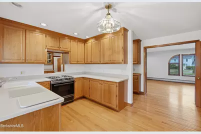 149 Longview Ter, Pittsfield, MA 01201 - Photo 12