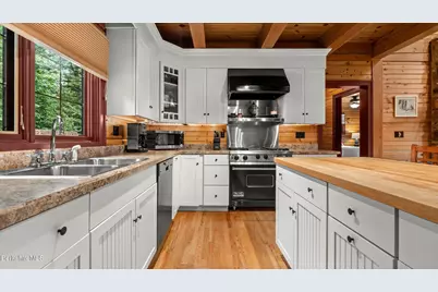354 Woodmere Rd, Becket, MA 01223 - Photo 12