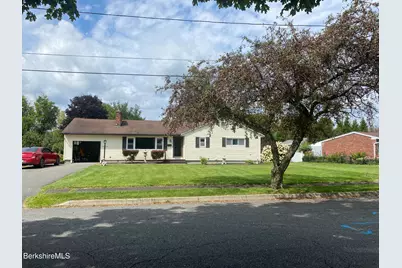 19 Chenaille Ter, North Adams, MA 01247 - Photo 4