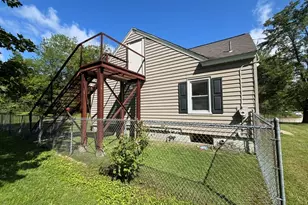 1303 North St, Pittsfield, MA 01201 - Photo 4