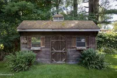 139 Mountain Dr, Pittsfield, MA 01201 - Photo 26
