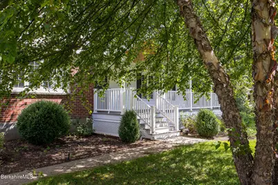 139 Mountain Dr, Pittsfield, MA 01201 - Photo 6
