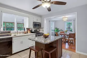 139 Mountain Dr, Pittsfield, MA 01201 - Photo 16
