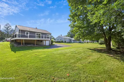 17 Howe Rd, Pittsfield, MA 01201 - Photo 4