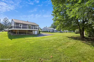 17 Howe Rd, Pittsfield, MA 01201 - Photo 4