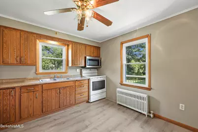 17 Howe Rd, Pittsfield, MA 01201 - Photo 6