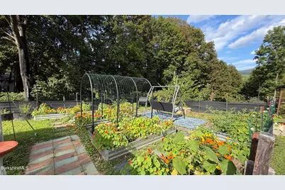 427 State St, North Adams, MA 01247 - Photo 10