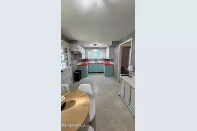 427 State St, North Adams, MA 01247 - Photo 28