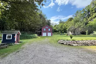 427 State St, North Adams, MA 01247 - Photo 4