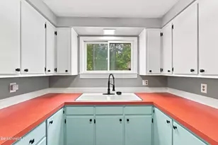 427 State St, North Adams, MA 01247 - Photo 50