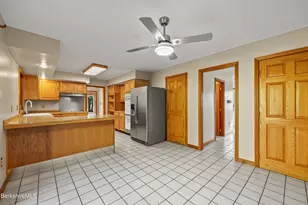 175 Oak Hl, North Adams, MA 01247 - Photo 8