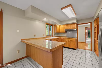 175 Oak Hill, North Adams, MA 01247 - Photo 8