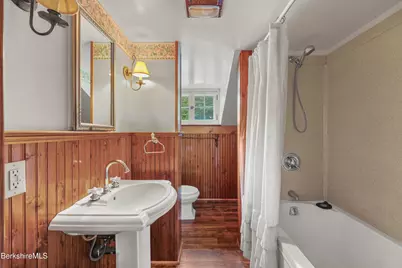 253 North St, Williamstown, MA 01267 - Photo 26