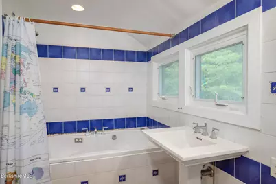 21 Cherry St, North Adams, MA 01247 - Photo 20