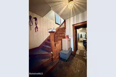39 Hull Ave, Pittsfield, MA 01201 - Photo 4