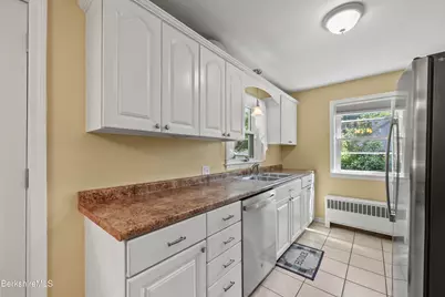 198 Allengate Ave, Pittsfield, MA 01201 - Photo 12
