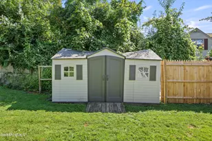 198 Allengate Ave, Pittsfield, MA 01201 - Photo 38