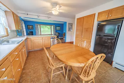 24 Temple St, Adams, MA 01220 - Photo 6