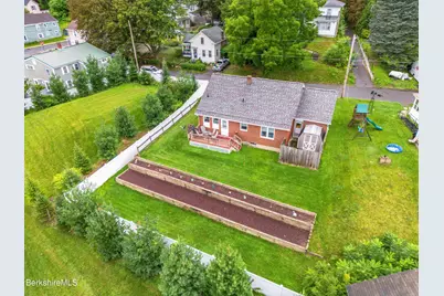 24 Temple St, Adams, MA 01220 - Photo 16