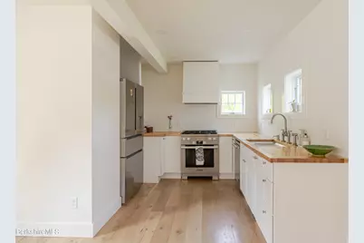 27 Rosseter St, Great Barrington, MA 01230 - Photo 14