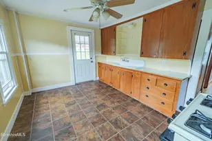 103 Commercial St, Adams, MA 01220 - Photo 16