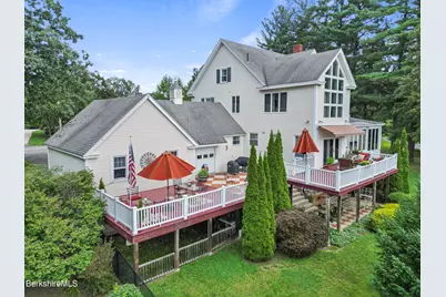 86 Crofut St, Pittsfield, MA 01201 - Photo 2