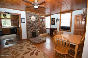 11 Maple St, Chester, MA 01011 - Photo 10