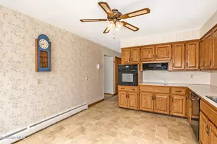 180 Doreen St, Pittsfield, MA 01201 - Photo 8