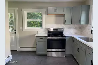 21 Austin Ave, Pittsfield, MA 01201 - Photo 4