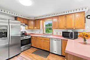 27 Madden Rd, Hancock, MA 01237 - Photo 10