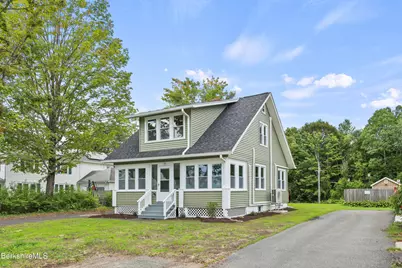 71 Essex St, Pittsfield, MA 01201 - Photo 2